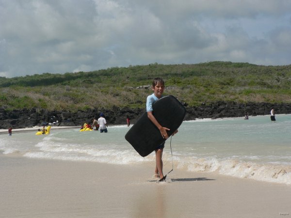 132- Bastien junior surfe aussi 
